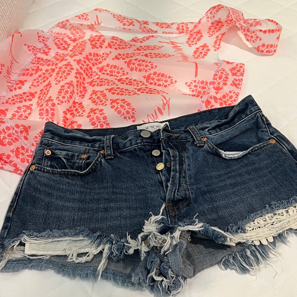 We The Free Blue Denim Shorts NEW Never Worn! Free movements tote with purchase